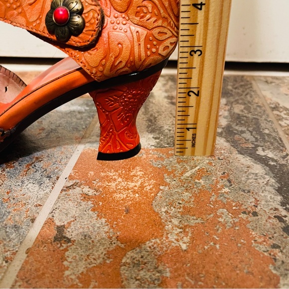 🍊NWOB!!Sassy Super Lady Star Orange Leather Embossed Cutout Heels! - Picture 4 of 14